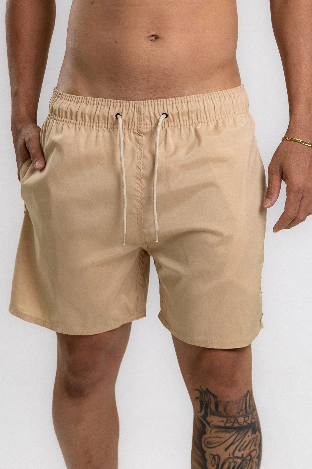 Short Elastano Areia — Bege