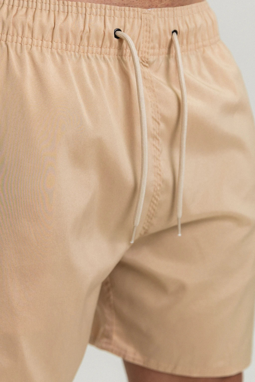 Short Elastano Areia — Bege