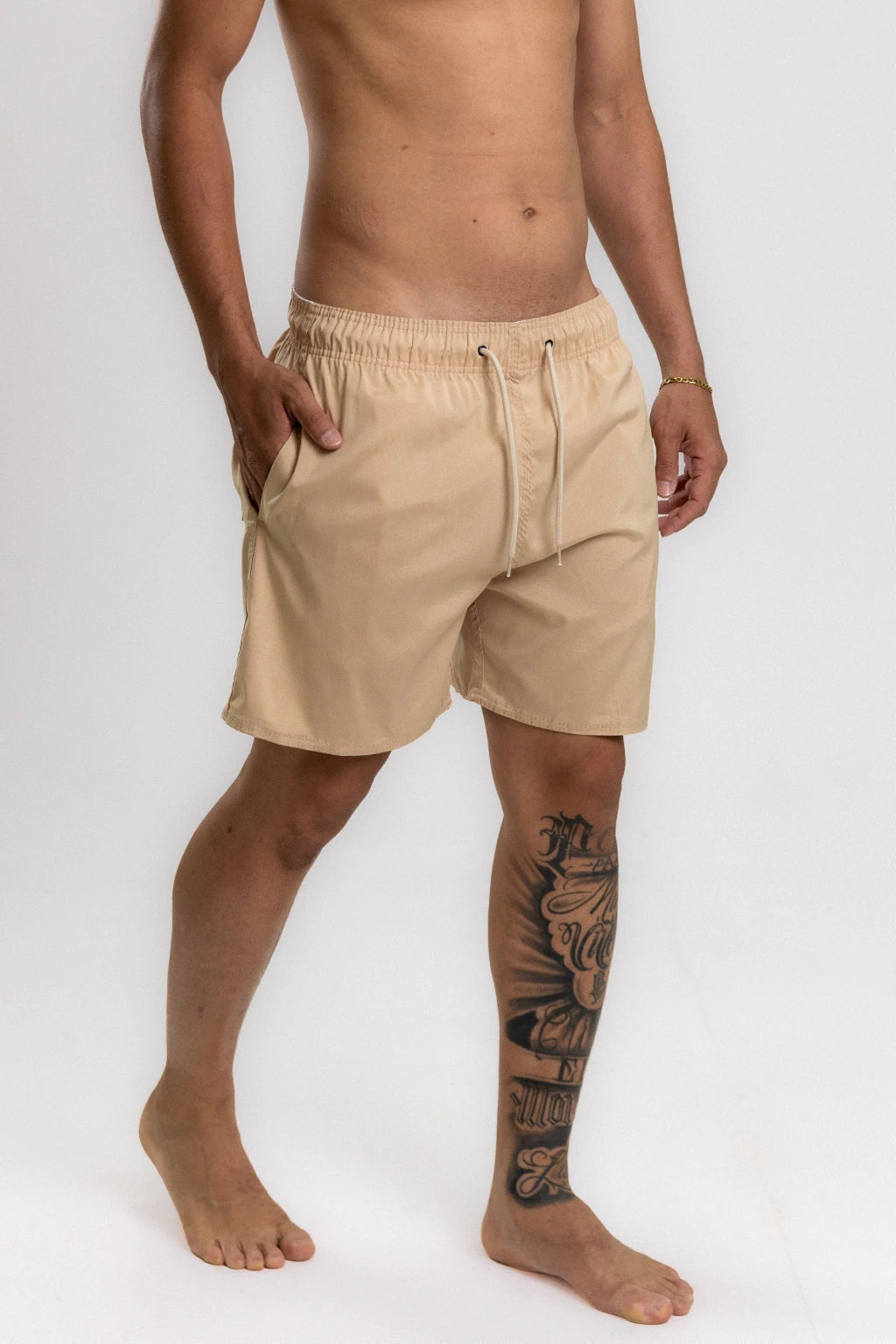 Short Elastano Areia — Bege