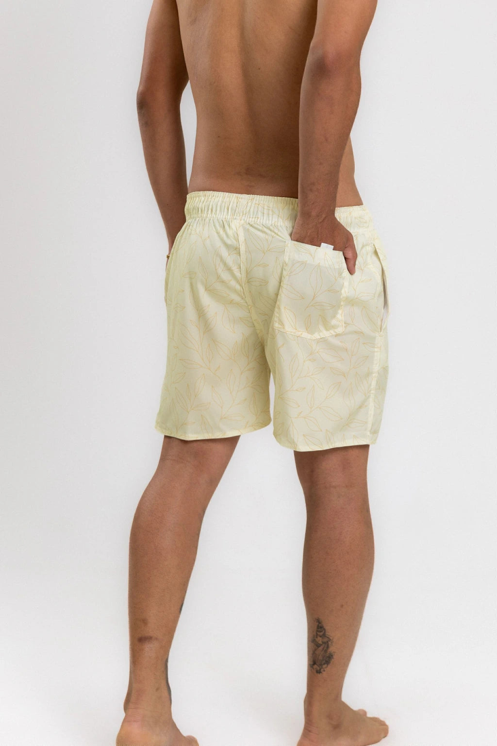 Short Elastano Arpoador — Bege